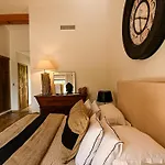 De L'oumede Apart-hotel