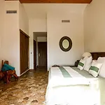 De L'oumede Apart-hotel