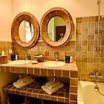 De L'oumede Apart-hotel 4*