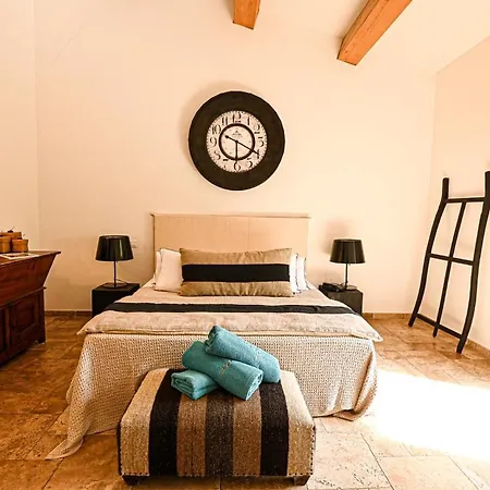 De L'oumede Aparthotel