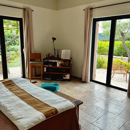 De L'oumede Aparthotel