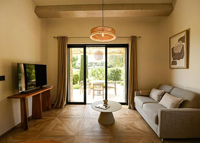 De L'oumede Aparthotel 4*