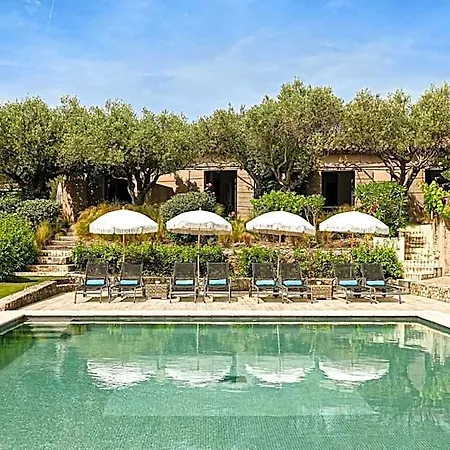 De L'oumède 4*