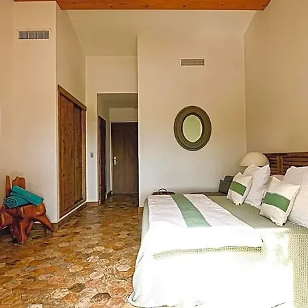 De L'oumède Appart hôtel 4*